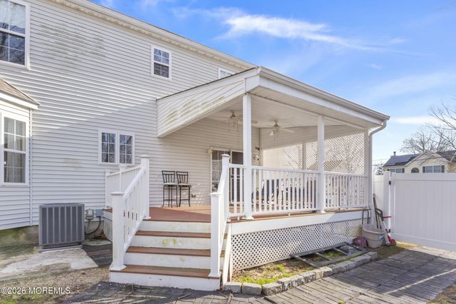 216 Tackle Avenue, Manahawkin, NJ 08050