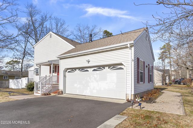 216 Tackle Avenue, Manahawkin, NJ 08050