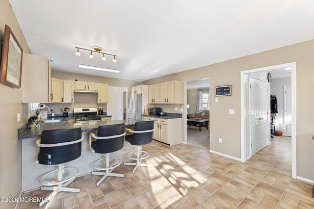 216 Tackle Avenue, Manahawkin, NJ 08050