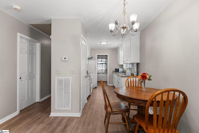 206 Oakland Avenue, Greer, SC 29650