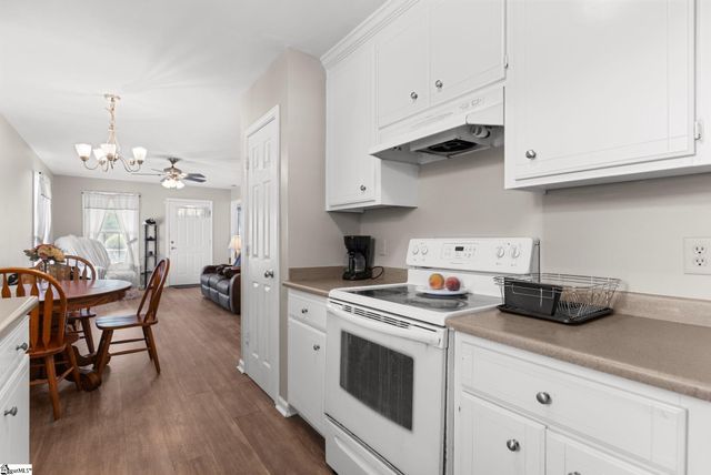206 Oakland Avenue, Greer, SC 29650