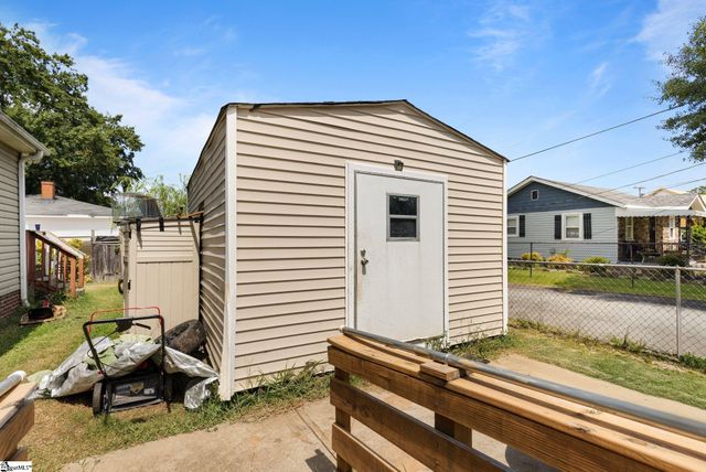 206 Oakland Avenue, Greer, SC 29650