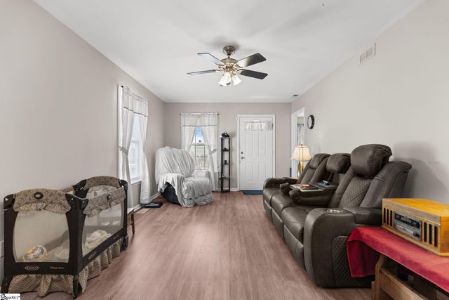 206 Oakland Avenue, Greer, SC 29650