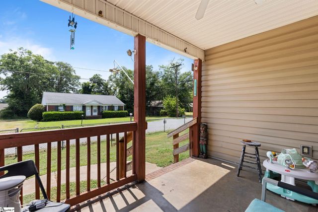 206 Oakland Avenue, Greer, SC 29650