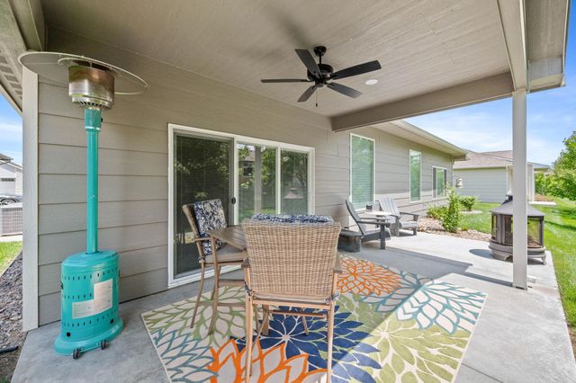 3629 N Lakeway Ct, Wichita, KS 67205