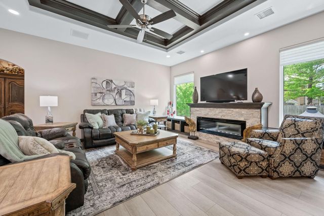 3629 N Lakeway Ct, Wichita, KS 67205