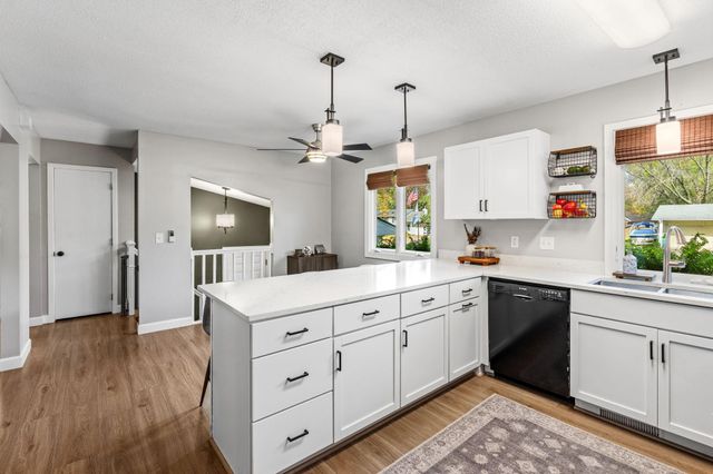 896 Sunrise Court, Stillwater, MN 55082