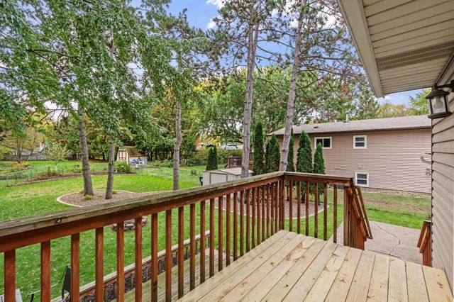 896 Sunrise Court, Stillwater, MN 55082