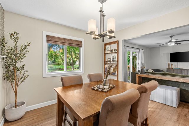 896 Sunrise Court, Stillwater, MN 55082