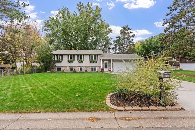 896 Sunrise Court, Stillwater, MN 55082