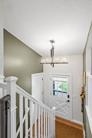896 Sunrise Court, Stillwater, MN 55082