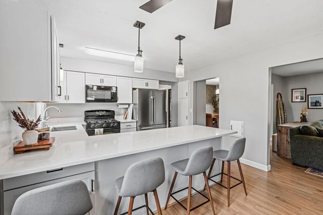 896 Sunrise Court, Stillwater, MN 55082