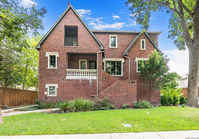 210 Arcadia Pl Apt 4, San Antonio, TX 78209