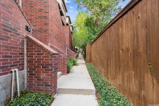 210 Arcadia Pl Apt 4, San Antonio, TX 78209