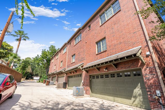 210 Arcadia Pl Apt 4, San Antonio, TX 78209