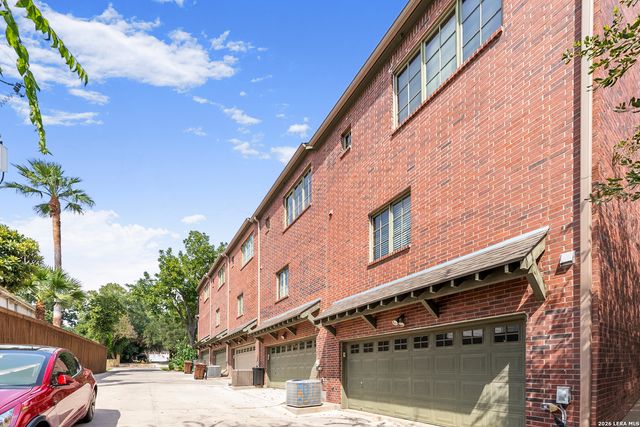 210 Arcadia Pl Apt 4, San Antonio, TX 78209
