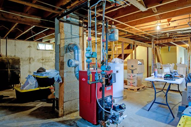 69 College Road, Wolfeboro, NH 03894