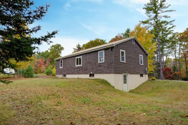 69 College Road, Wolfeboro, NH 03894