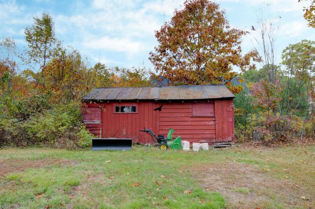 69 College Road, Wolfeboro, NH 03894