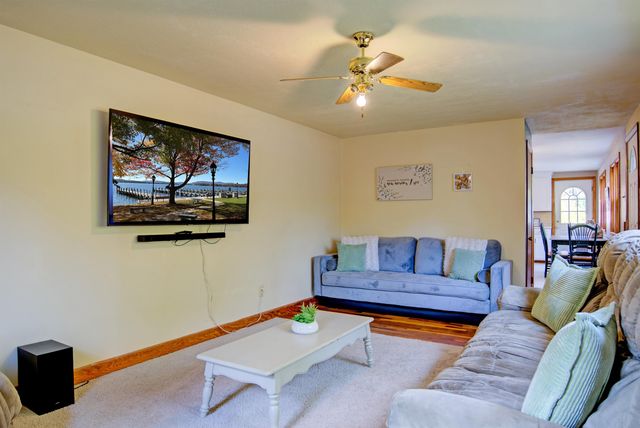 69 College Road, Wolfeboro, NH 03894