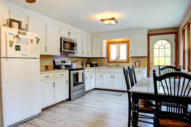 69 College Road, Wolfeboro, NH 03894