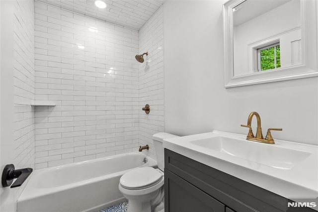 43 Franklin Avenue 2, Midland Park, NJ 07432