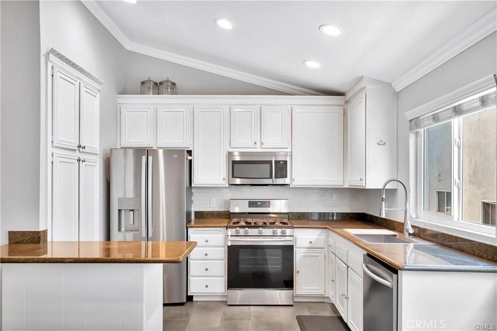 18631 Collins 10, Tarzana, CA 91356 — photo 5
