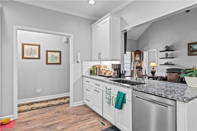 174 Stadium Oaks Drive, Clemmons, NC 27012