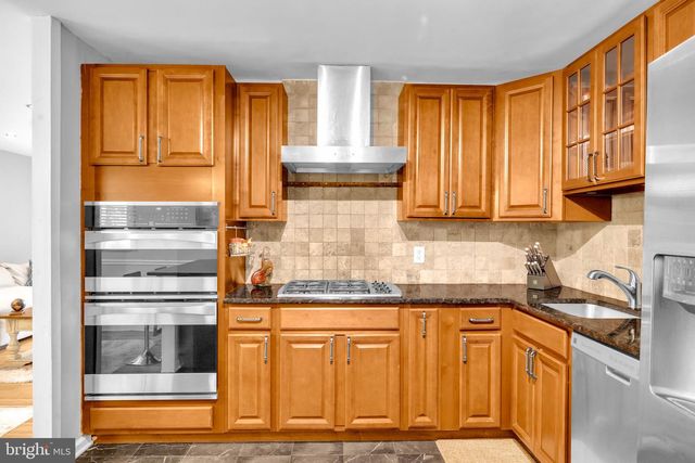 1 BETHAYRES CT, Derwood, MD 20855