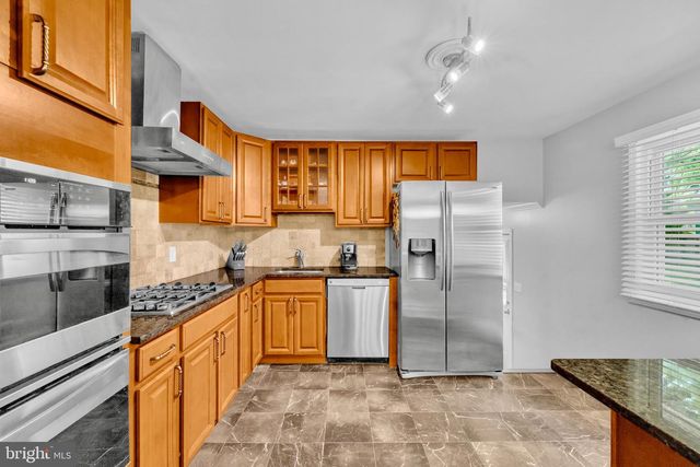 1 BETHAYRES CT, Derwood, MD 20855