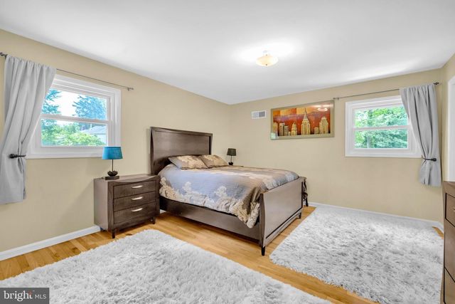 1 BETHAYRES CT, Derwood, MD 20855