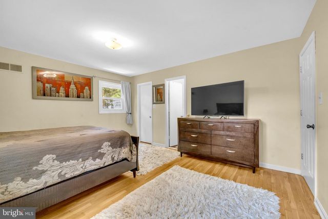 1 BETHAYRES CT, Derwood, MD 20855