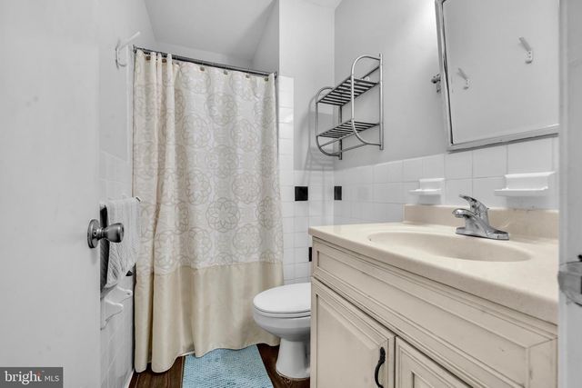 1 BETHAYRES CT, Derwood, MD 20855