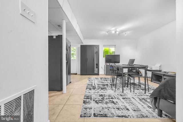 1 BETHAYRES CT, Derwood, MD 20855