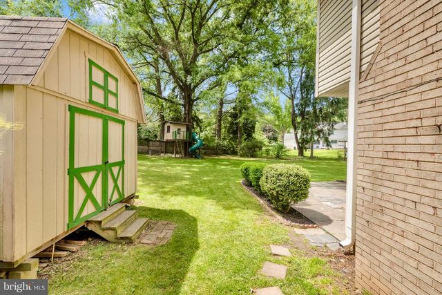 1 BETHAYRES CT, Derwood, MD 20855