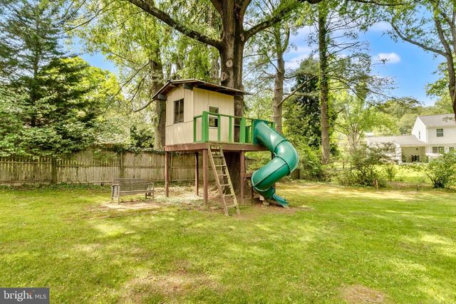 1 BETHAYRES CT, Derwood, MD 20855