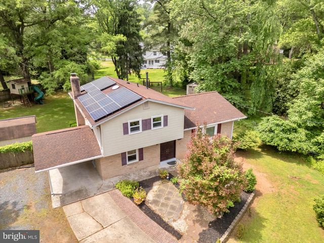 1 BETHAYRES CT, Derwood, MD 20855