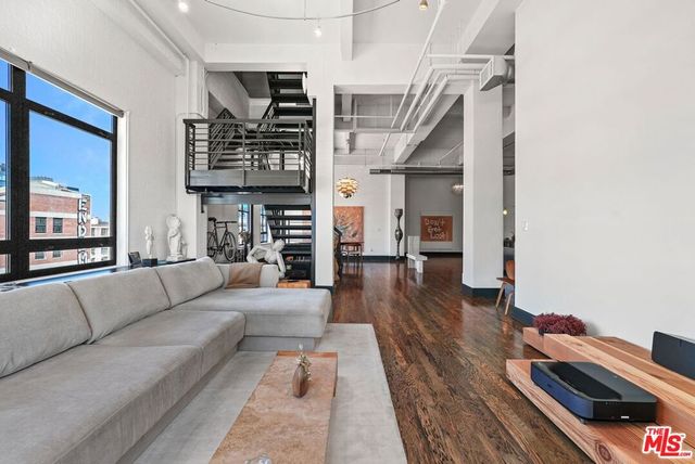 849 S Broadway 1210, Los Angeles, CA 90014