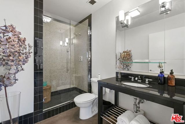 849 S Broadway 1210, Los Angeles, CA 90014