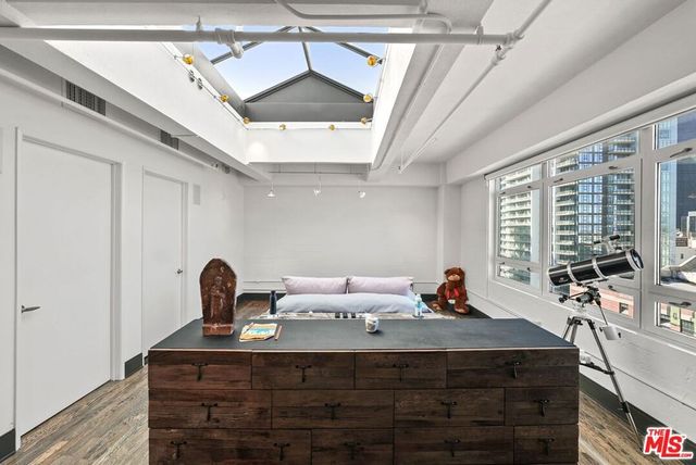 849 S Broadway 1210, Los Angeles, CA 90014