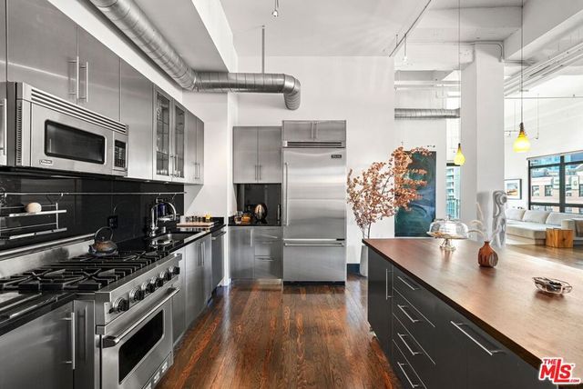 849 S Broadway 1210, Los Angeles, CA 90014