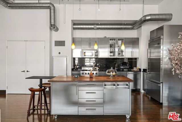 849 S Broadway 1210, Los Angeles, CA 90014