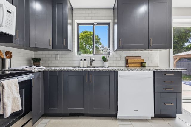 8143 S BRYCE DR, Sandy, UT 84070