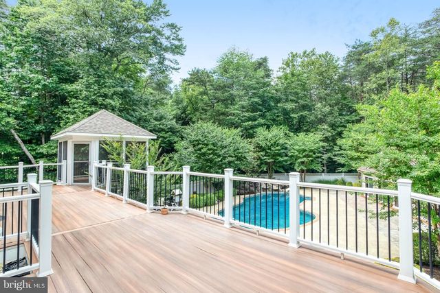 8261 ROSELAND DR, Fairfax Station, VA 22039