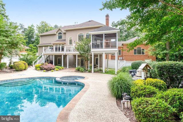 8261 ROSELAND DR, Fairfax Station, VA 22039
