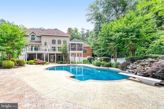 8261 ROSELAND DR, Fairfax Station, VA 22039