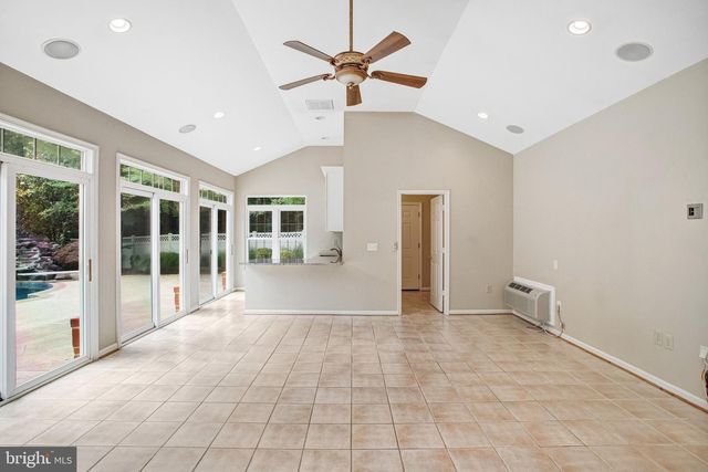 8261 ROSELAND DR, Fairfax Station, VA 22039