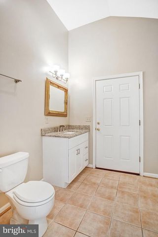 8261 ROSELAND DR, Fairfax Station, VA 22039