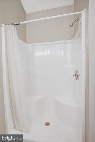 8261 ROSELAND DR, Fairfax Station, VA 22039