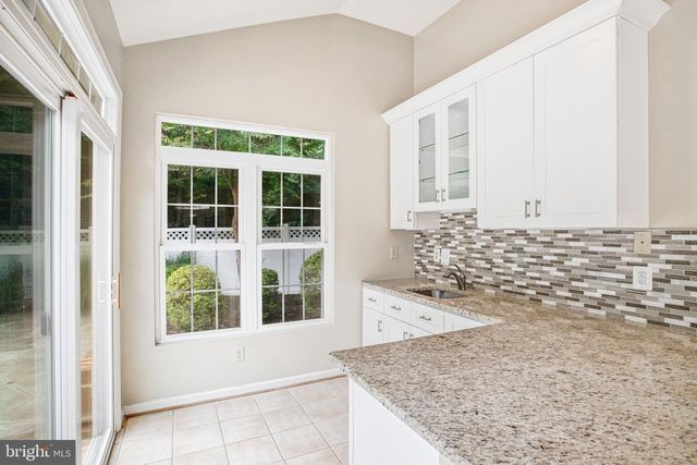 8261 ROSELAND DR, Fairfax Station, VA 22039